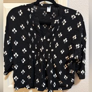 Old Navy Black and White Beautiful Top